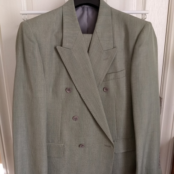 Men's Suit - Picture 1 of 1